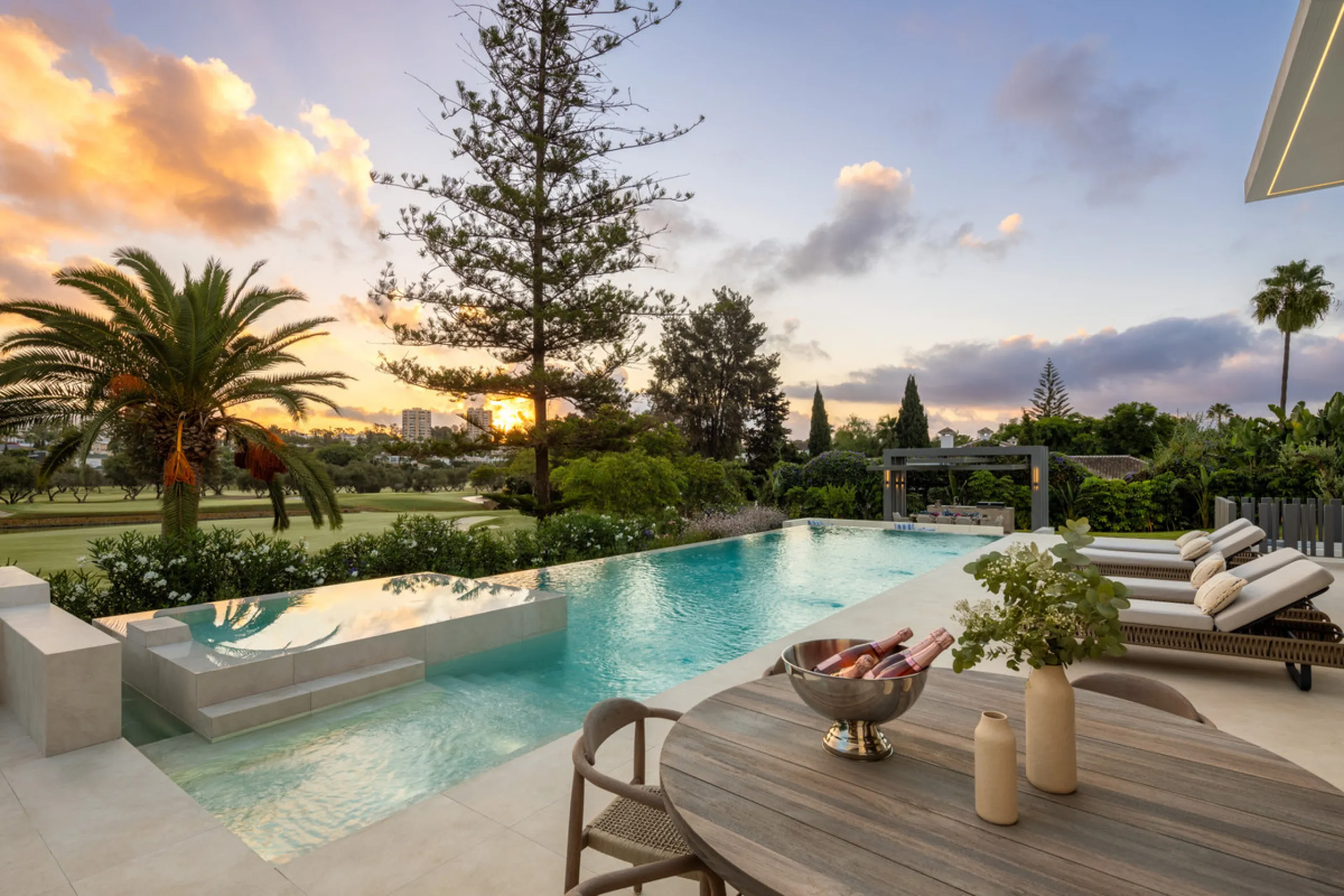 Villa Imagine is an exceptional frontline golf Villa for sale in Las Brisas. This property offers a luxurious living experience with modern design and natural beauty. This stunning villa, offers a thoughtfully crafted design by a renowned architect and de
