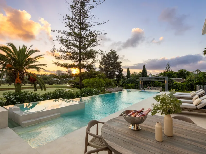 Villa Imagine is an exceptional frontline golf Villa for sale in Las Brisas. This property offers a luxurious living experience with modern design and natural beauty. This stunning villa, offers a thoughtfully crafted design by a renowned architect and de