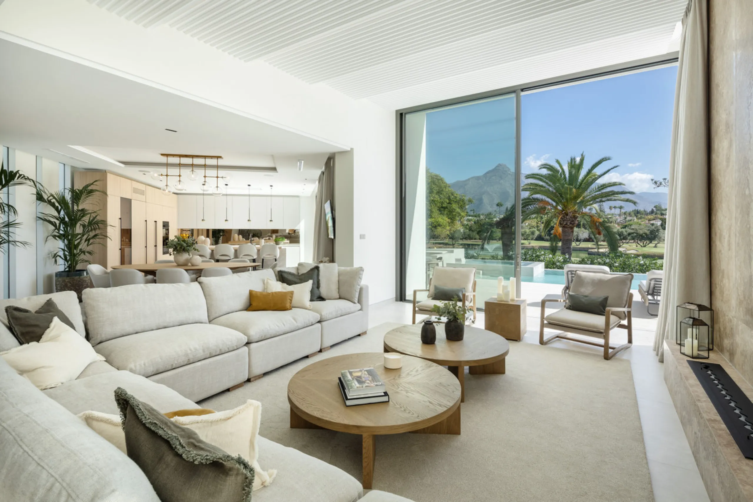 Villa Imagine is an exceptional frontline golf Villa for sale in Las Brisas. This property offers a luxurious living experience with modern design and natural beauty. This stunning villa, offers a thoughtfully crafted design by a renowned architect and de