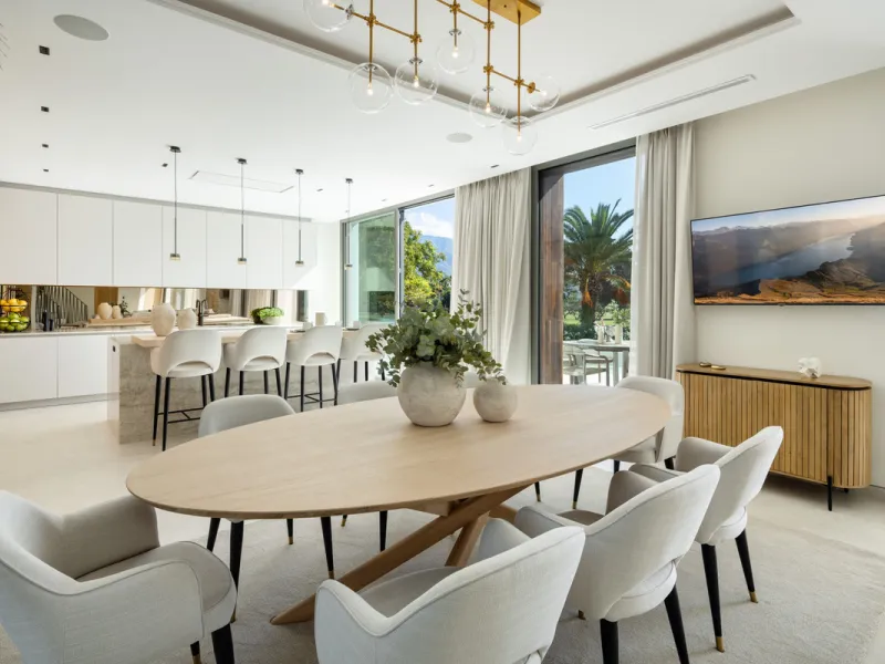 Villa Imagine is an exceptional frontline golf Villa for sale in Las Brisas. This property offers a luxurious living experience with modern design and natural beauty. This stunning villa, offers a thoughtfully crafted design by a renowned architect and de