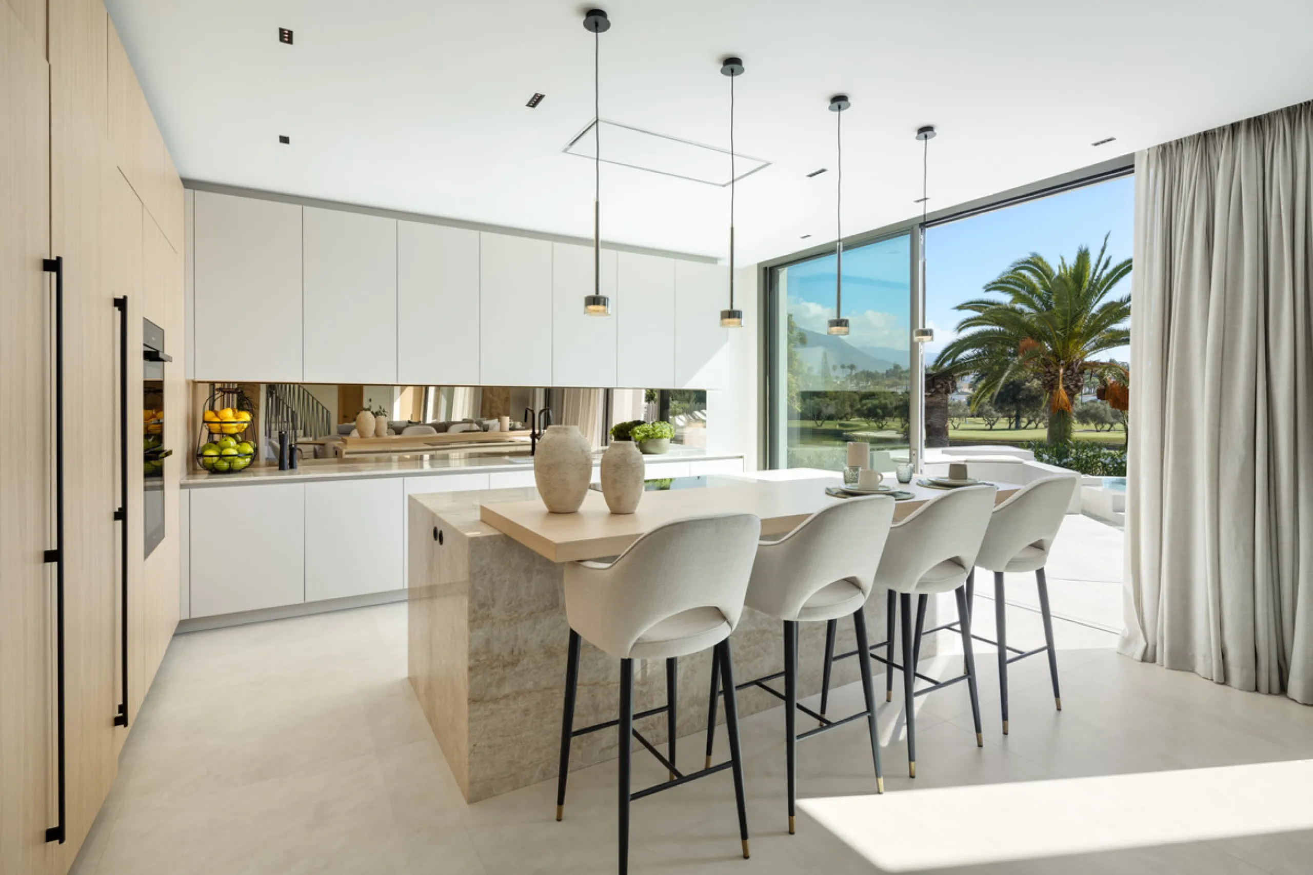 Villa Imagine is an exceptional frontline golf Villa for sale in Las Brisas. This property offers a luxurious living experience with modern design and natural beauty. This stunning villa, offers a thoughtfully crafted design by a renowned architect and de