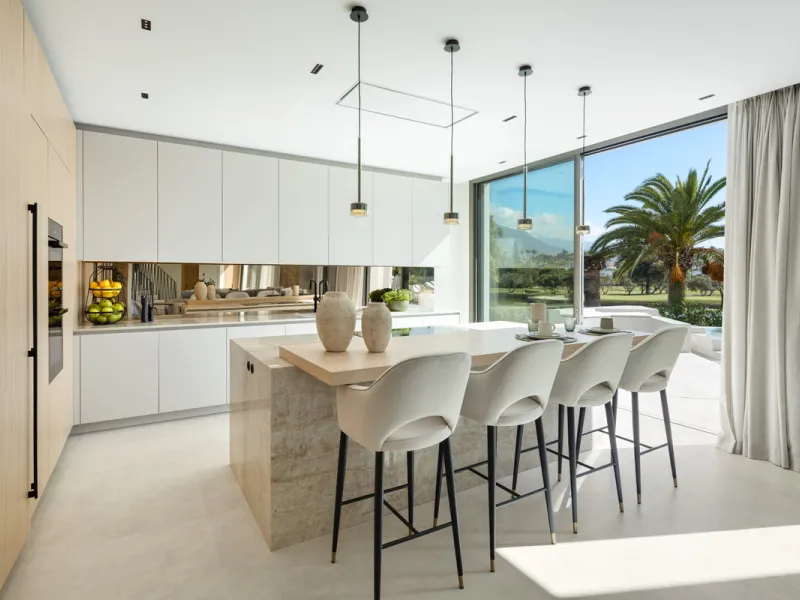 Villa Imagine is an exceptional frontline golf Villa for sale in Las Brisas. This property offers a luxurious living experience with modern design and natural beauty. This stunning villa, offers a thoughtfully crafted design by a renowned architect and de