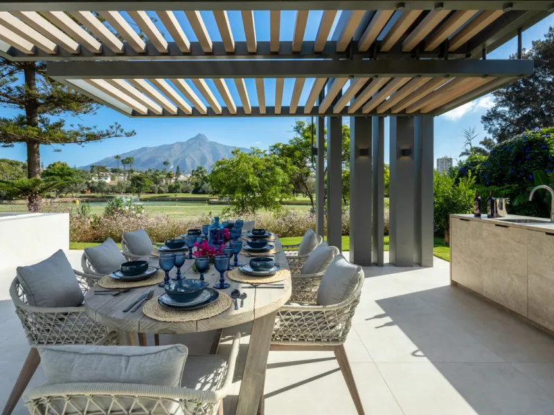 Villa Imagine is an exceptional frontline golf Villa for sale in Las Brisas. This property offers a luxurious living experience with modern design and natural beauty. This stunning villa, offers a thoughtfully crafted design by a renowned architect and de