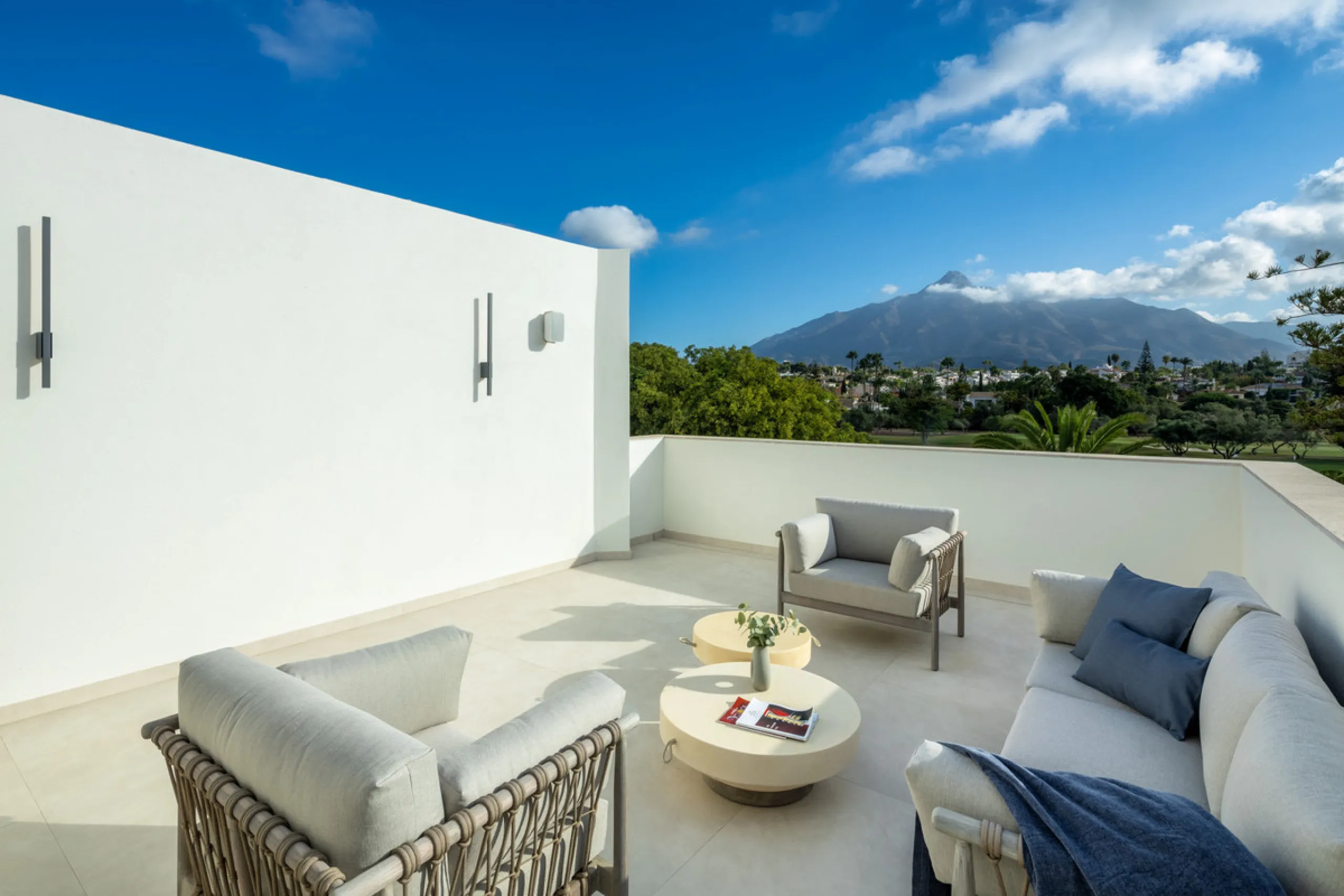 Villa Imagine is an exceptional frontline golf Villa for sale in Las Brisas. This property offers a luxurious living experience with modern design and natural beauty. This stunning villa, offers a thoughtfully crafted design by a renowned architect and de