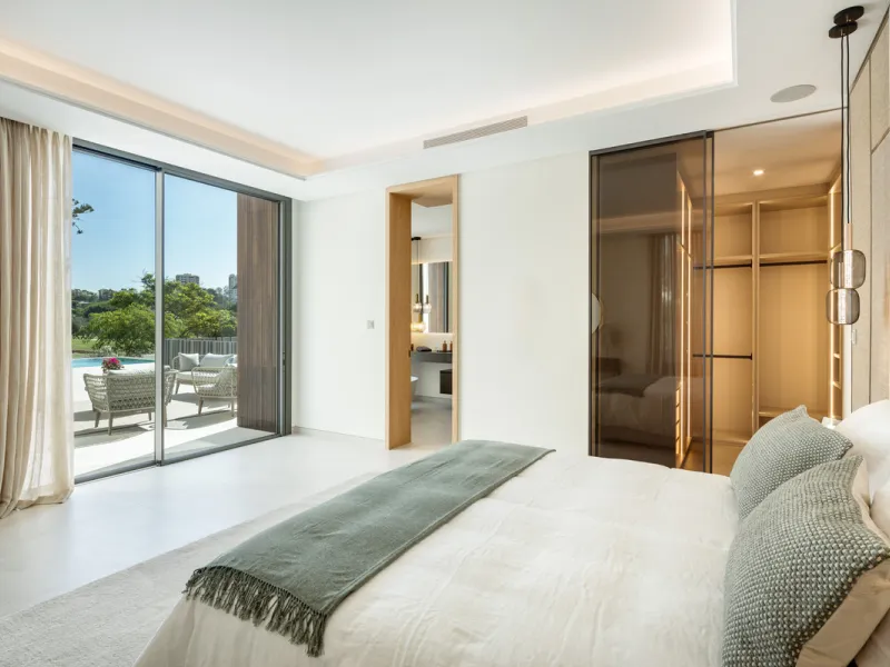 Villa Imagine is an exceptional frontline golf Villa for sale in Las Brisas. This property offers a luxurious living experience with modern design and natural beauty. This stunning villa, offers a thoughtfully crafted design by a renowned architect and de