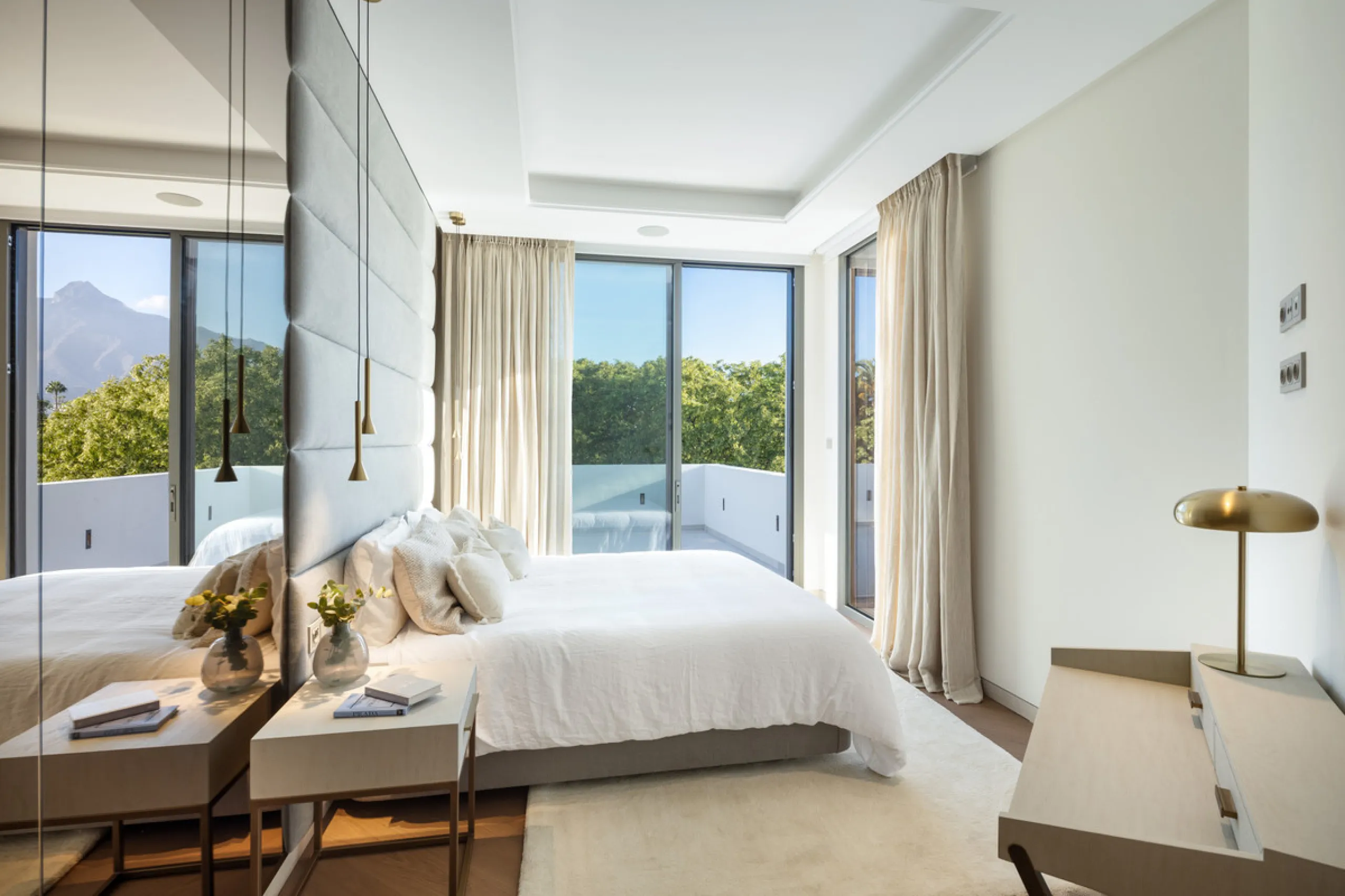 Villa Imagine is an exceptional frontline golf Villa for sale in Las Brisas. This property offers a luxurious living experience with modern design and natural beauty. This stunning villa, offers a thoughtfully crafted design by a renowned architect and de