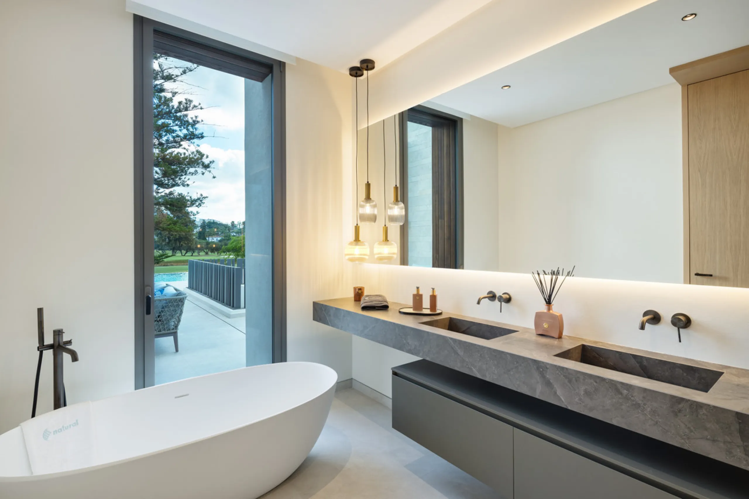 Villa Imagine is an exceptional frontline golf Villa for sale in Las Brisas. This property offers a luxurious living experience with modern design and natural beauty. This stunning villa, offers a thoughtfully crafted design by a renowned architect and de