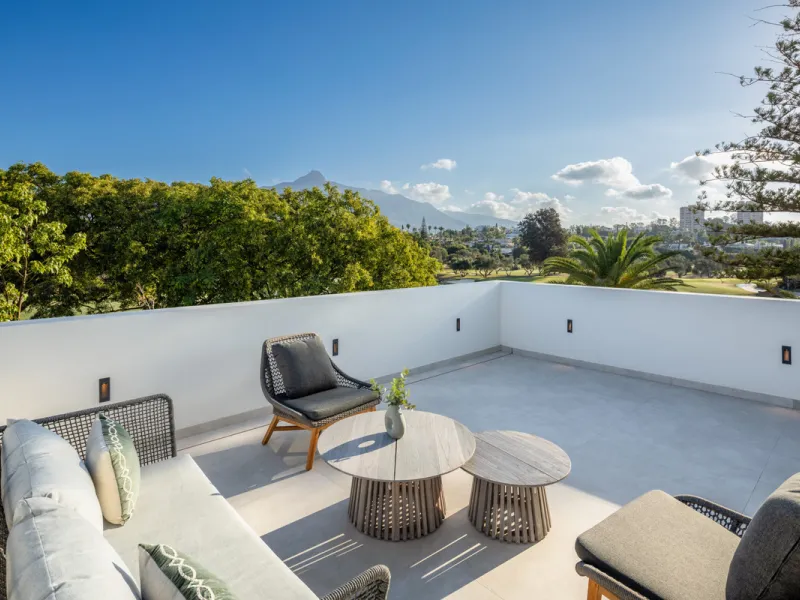 Villa Imagine is an exceptional frontline golf Villa for sale in Las Brisas. This property offers a luxurious living experience with modern design and natural beauty. This stunning villa, offers a thoughtfully crafted design by a renowned architect and de