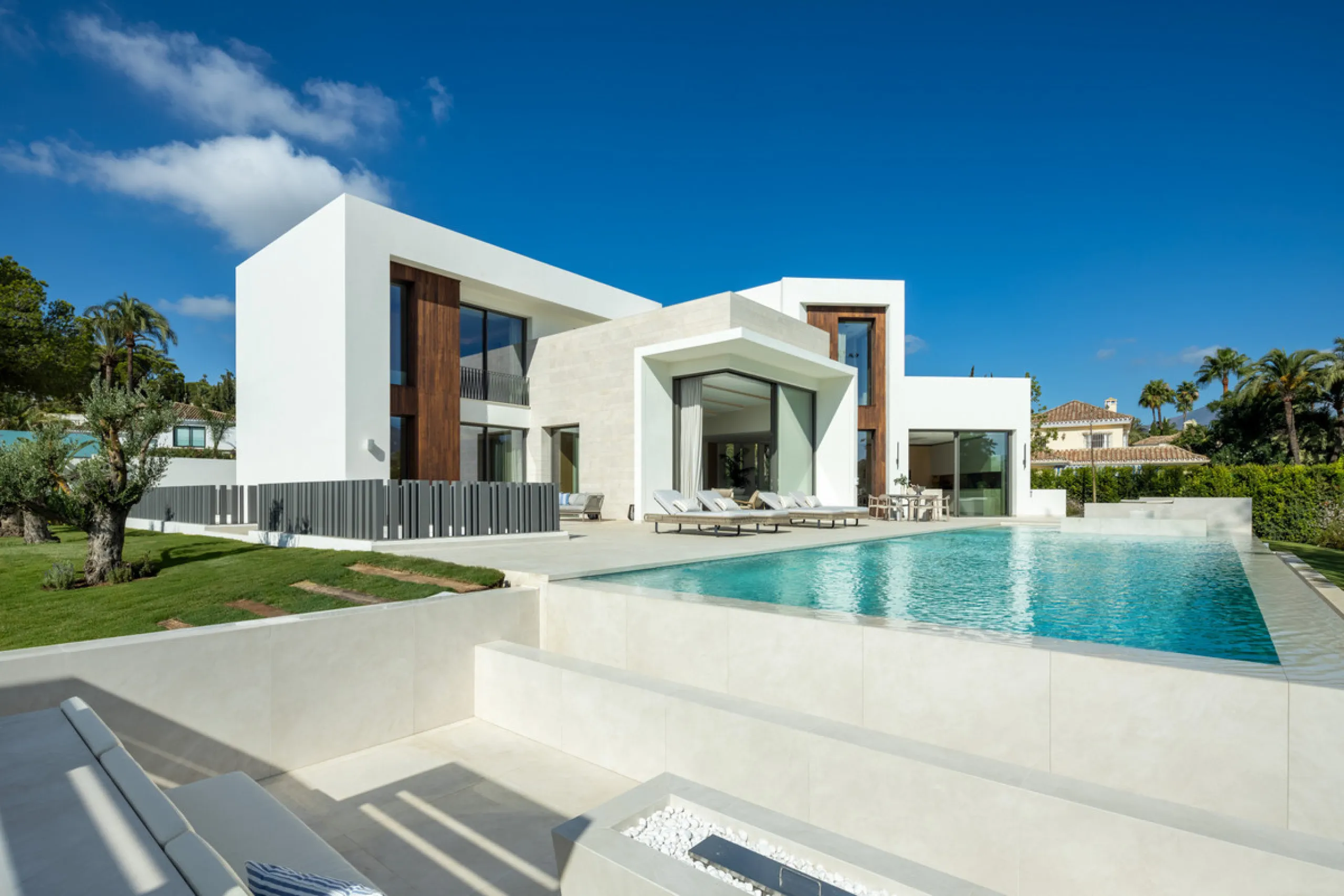Villa Imagine is an exceptional frontline golf Villa for sale in Las Brisas. This property offers a luxurious living experience with modern design and natural beauty. This stunning villa, offers a thoughtfully crafted design by a renowned architect and de