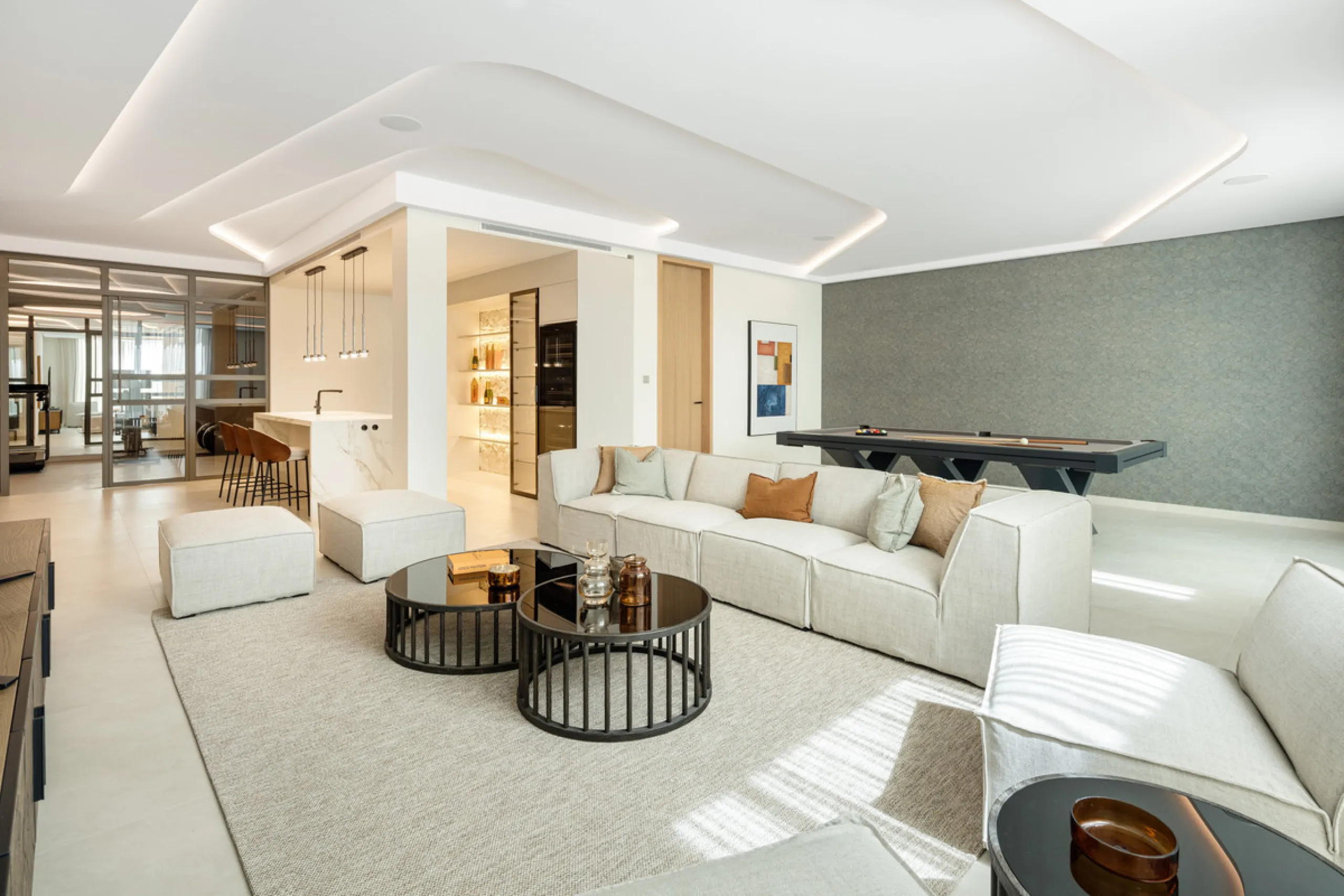 Villa Imagine is an exceptional frontline golf Villa for sale in Las Brisas. This property offers a luxurious living experience with modern design and natural beauty. This stunning villa, offers a thoughtfully crafted design by a renowned architect and de