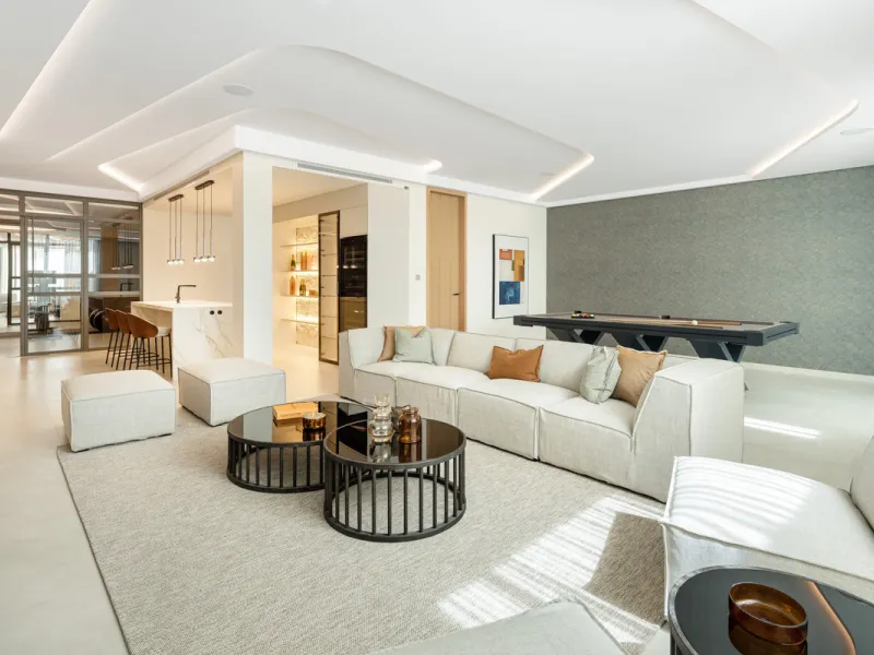 Villa Imagine is an exceptional frontline golf Villa for sale in Las Brisas. This property offers a luxurious living experience with modern design and natural beauty. This stunning villa, offers a thoughtfully crafted design by a renowned architect and de