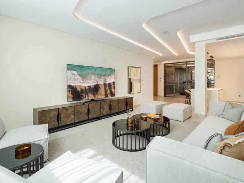 Villa Imagine is an exceptional frontline golf Villa for sale in Las Brisas. This property offers a luxurious living experience with modern design and natural beauty. This stunning villa, offers a thoughtfully crafted design by a renowned architect and de