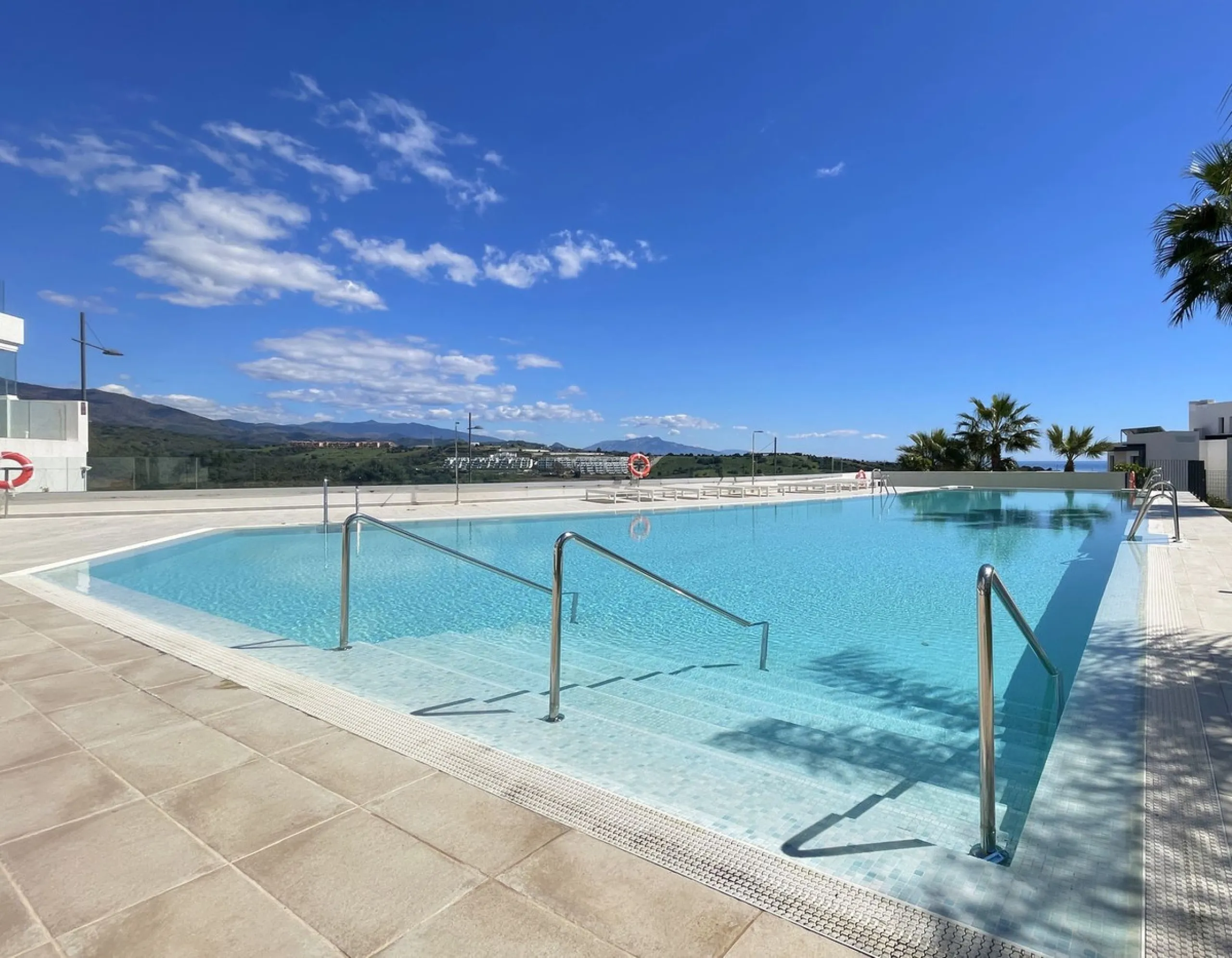 MAGNIFICENT DUPLEX PENTHOUSE WITH STUNNING SEA AND GOLF VIEWS AND A TOURIST LICENSE