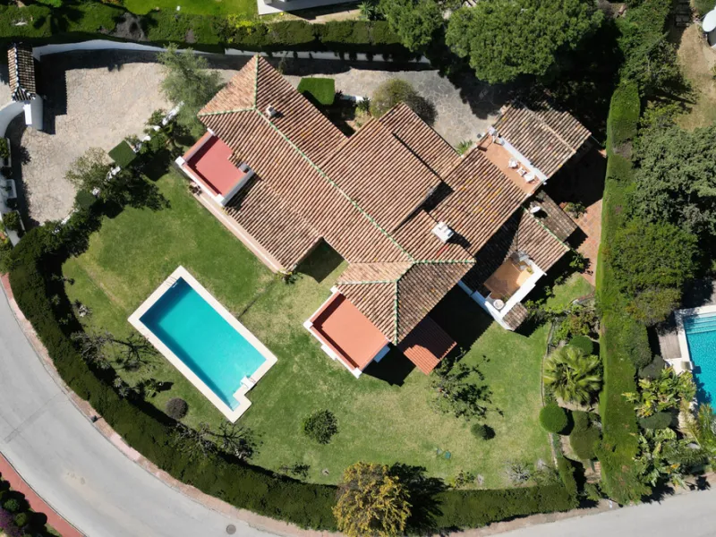 Detached Villa for Sale in Nueva Andalucía, Marbella – Prime Location with Sea Views