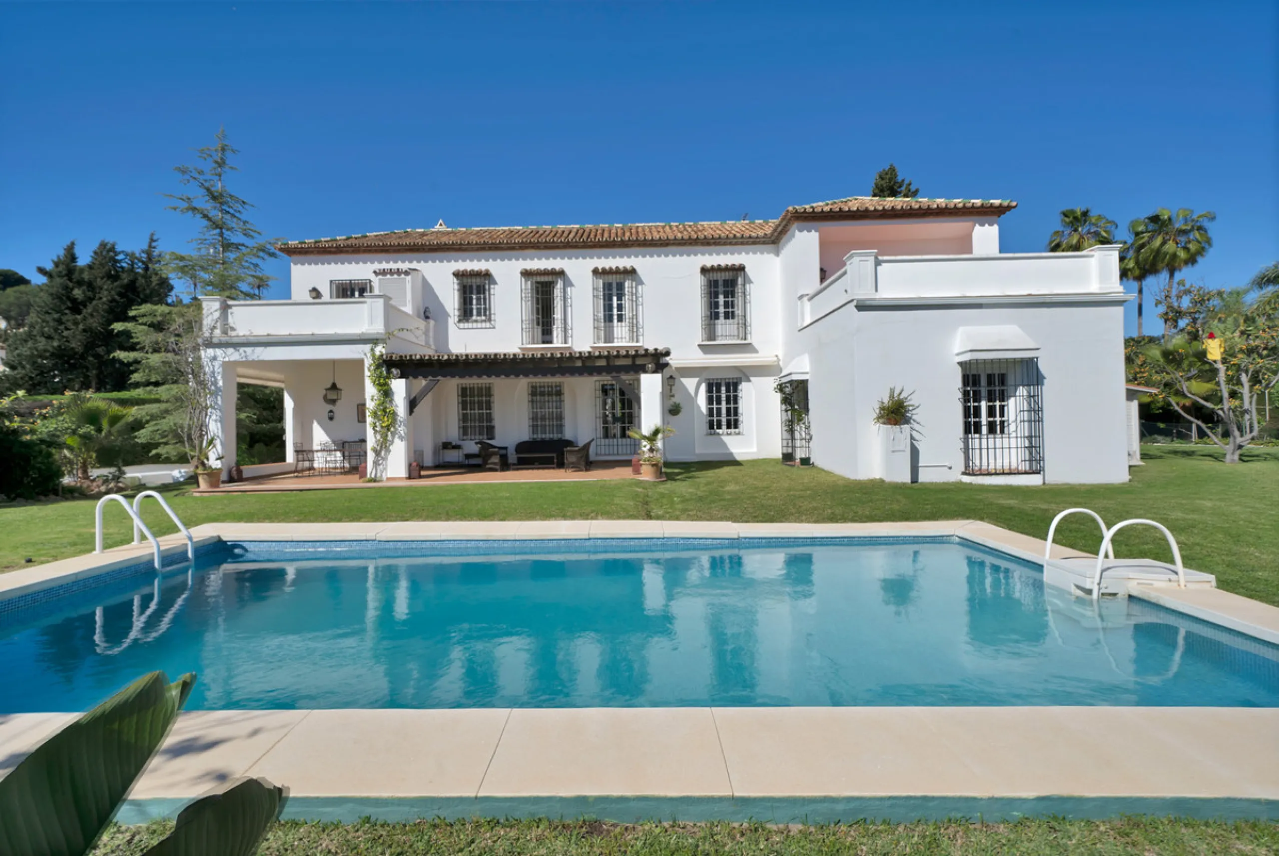 Detached Villa for Sale in Nueva Andalucía, Marbella – Prime Location with Sea Views