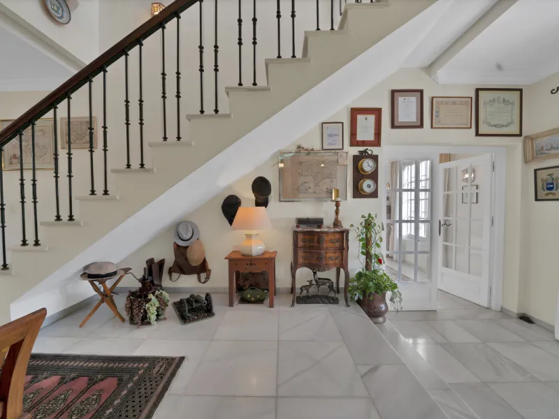 Detached Villa for Sale in Nueva Andalucía, Marbella – Prime Location with Sea Views