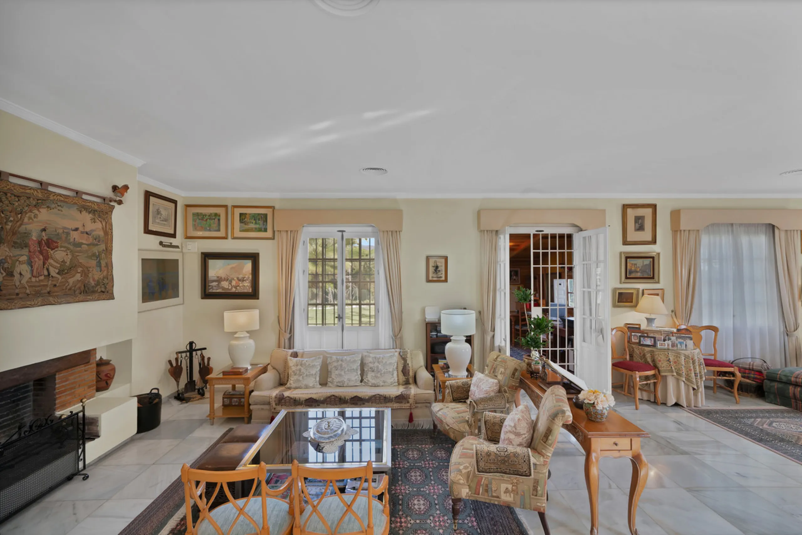 Detached Villa for Sale in Nueva Andalucía, Marbella – Prime Location with Sea Views