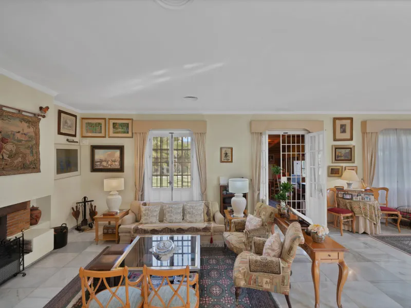 Detached Villa for Sale in Nueva Andalucía, Marbella – Prime Location with Sea Views