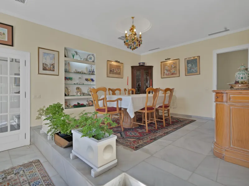 Detached Villa for Sale in Nueva Andalucía, Marbella – Prime Location with Sea Views