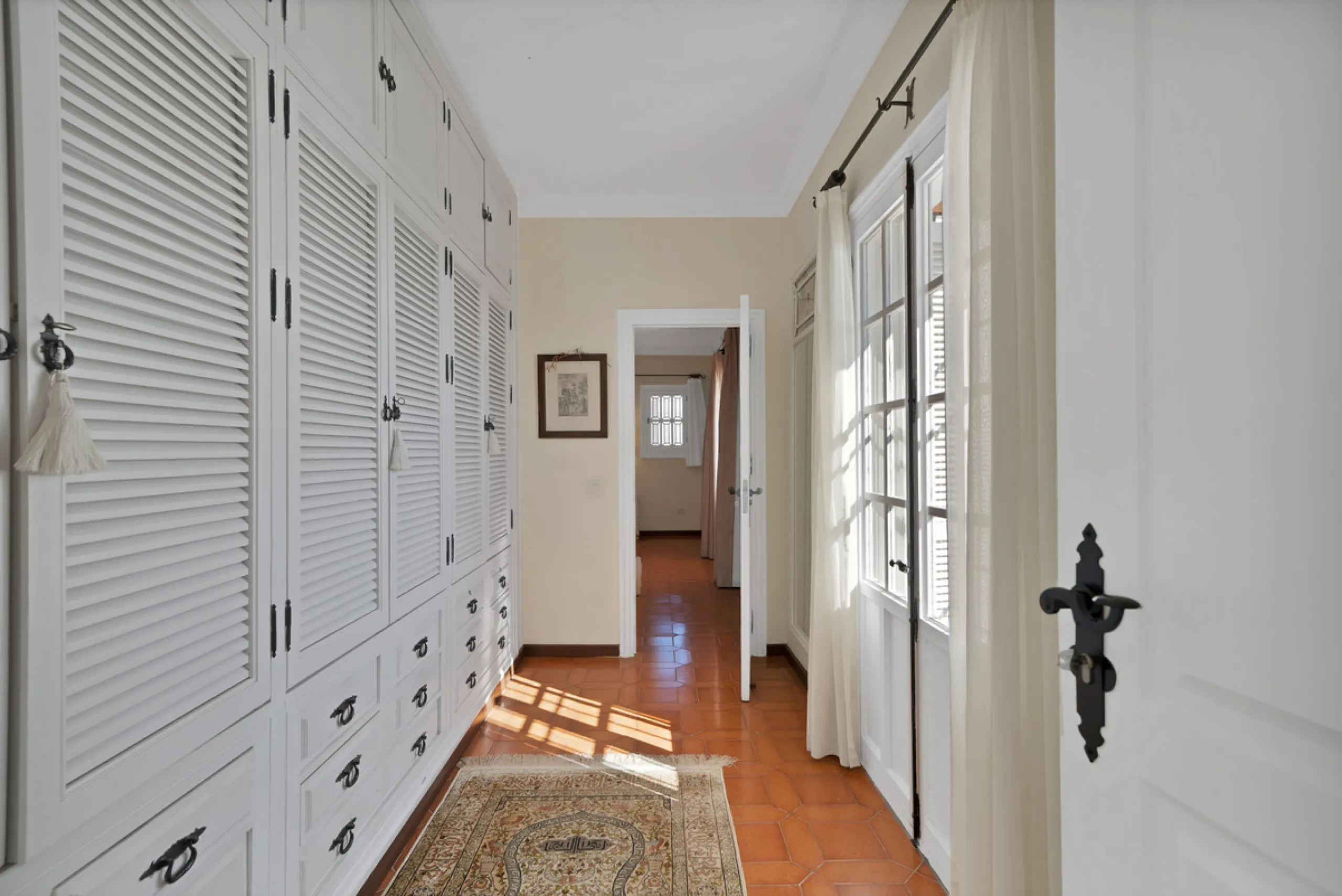 Detached Villa for Sale in Nueva Andalucía, Marbella – Prime Location with Sea Views