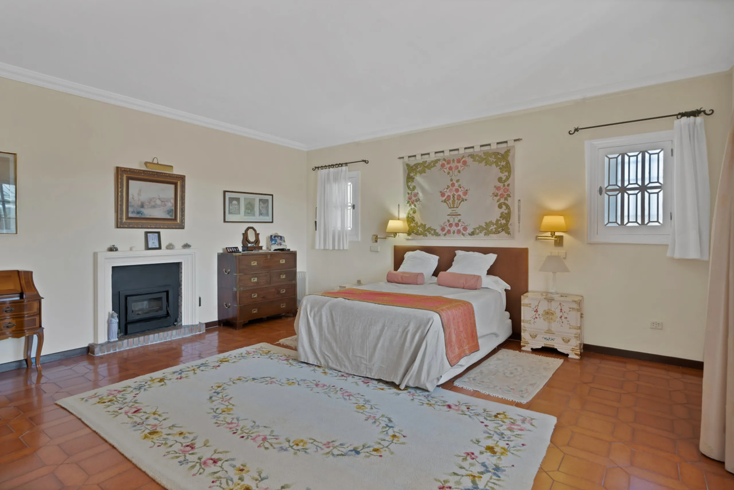 Detached Villa for Sale in Nueva Andalucía, Marbella – Prime Location with Sea Views