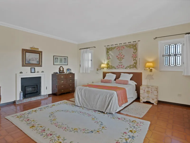 Detached Villa for Sale in Nueva Andalucía, Marbella – Prime Location with Sea Views