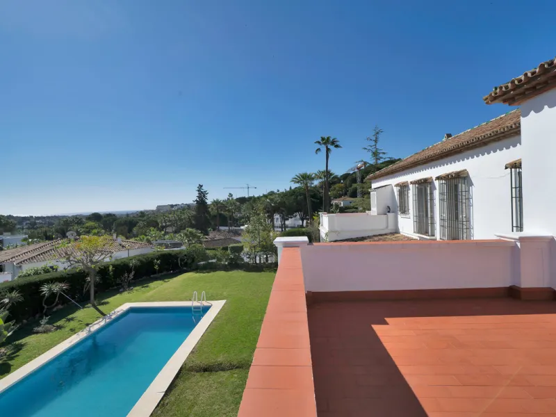 Detached Villa for Sale in Nueva Andalucía, Marbella – Prime Location with Sea Views