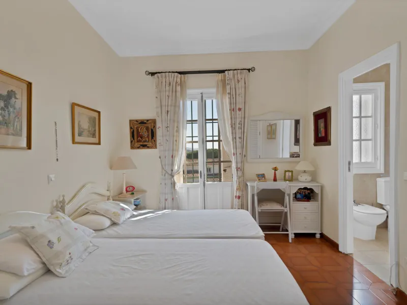 Detached Villa for Sale in Nueva Andalucía, Marbella – Prime Location with Sea Views