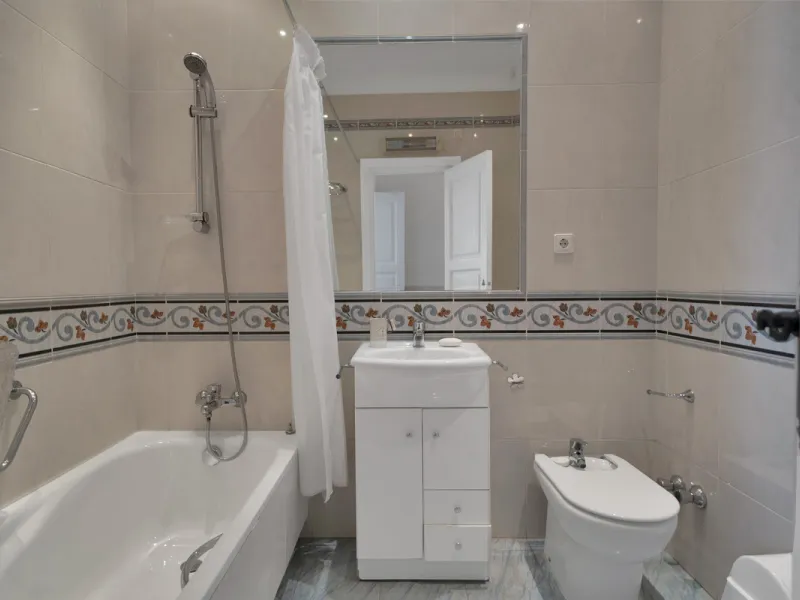 Detached Villa for Sale in Nueva Andalucía, Marbella – Prime Location with Sea Views