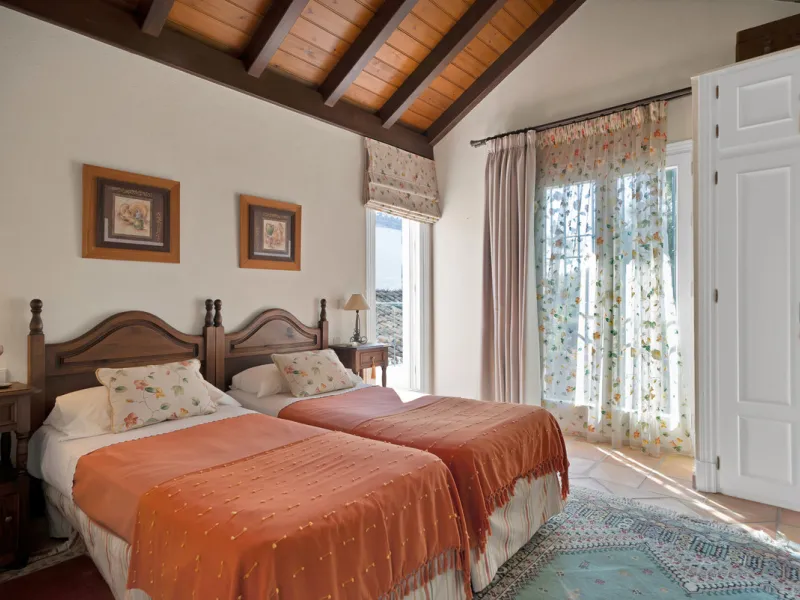 Detached Villa for Sale in Nueva Andalucía, Marbella – Prime Location with Sea Views
