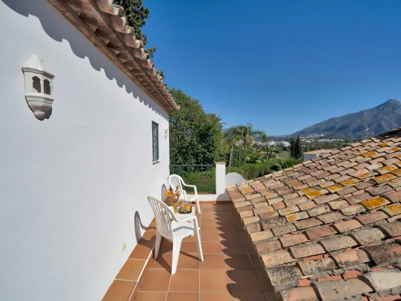 Detached Villa for Sale in Nueva Andalucía, Marbella – Prime Location with Sea Views