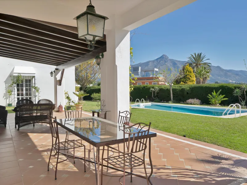 Detached Villa for Sale in Nueva Andalucía, Marbella – Prime Location with Sea Views