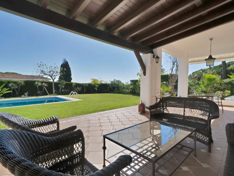 Detached Villa for Sale in Nueva Andalucía, Marbella – Prime Location with Sea Views