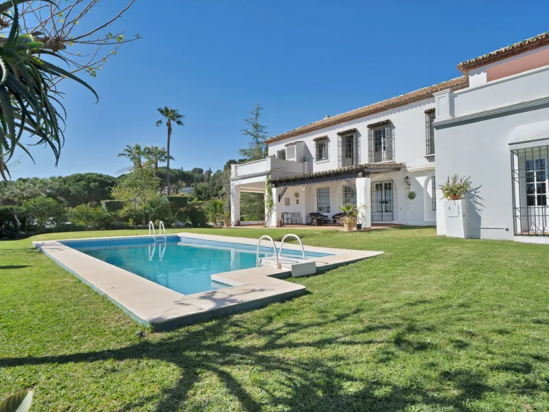 Detached Villa for Sale in Nueva Andalucía, Marbella – Prime Location with Sea Views