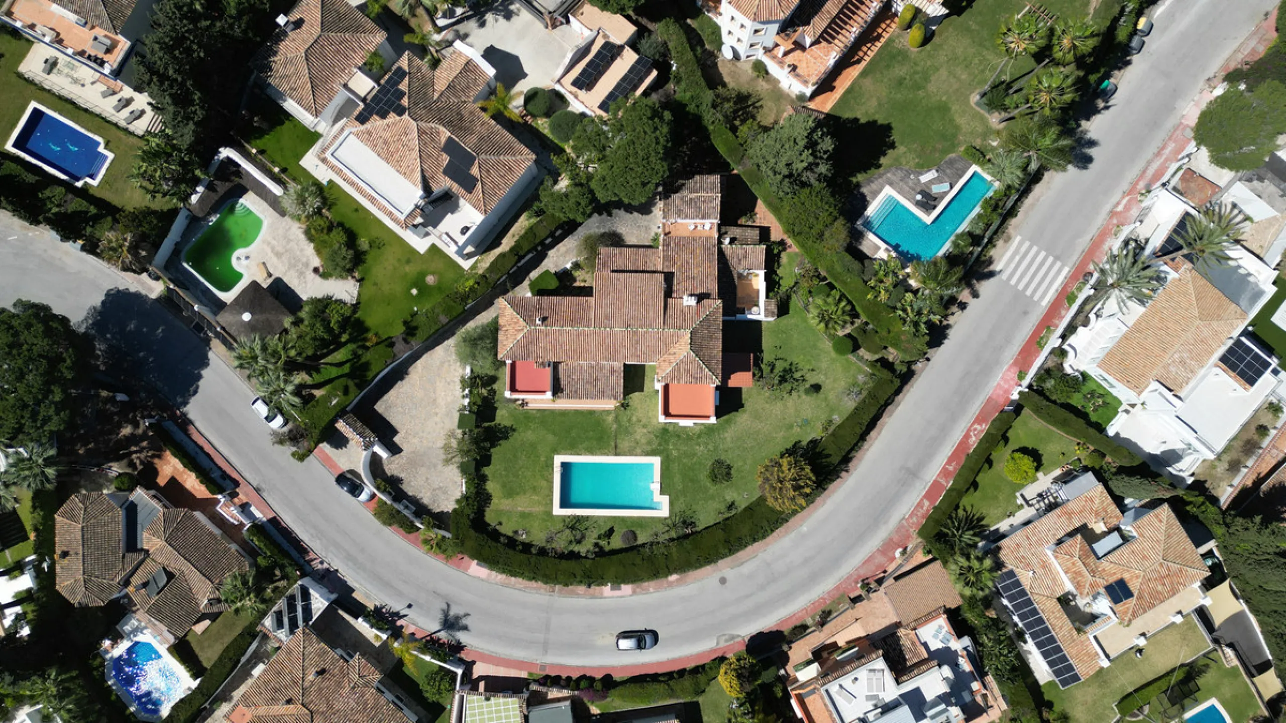 Detached Villa for Sale in Nueva Andalucía, Marbella – Prime Location with Sea Views