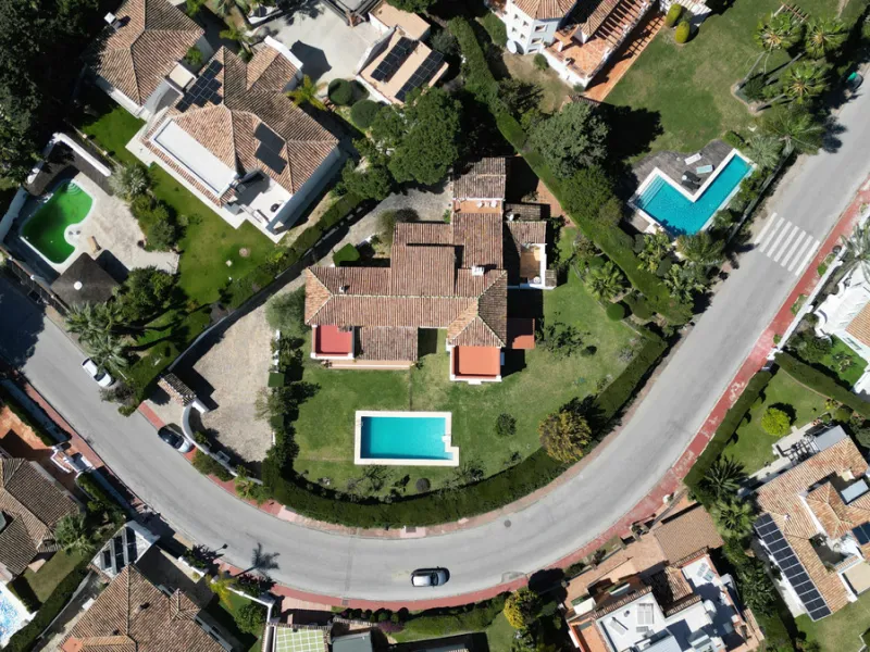 Detached Villa for Sale in Nueva Andalucía, Marbella – Prime Location with Sea Views