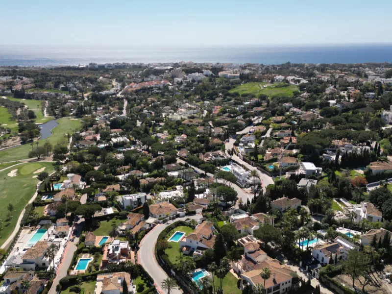 Detached Villa for Sale in Nueva Andalucía, Marbella – Prime Location with Sea Views