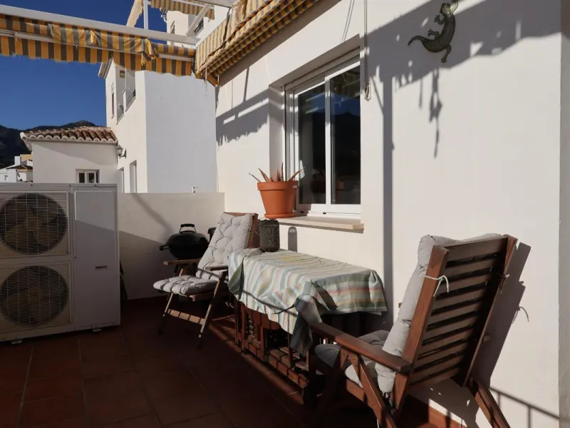 Discover this fantastic property located in one of the most sought-after residential areas of Benalmádena, in the heart of the Costa del Sol. An ideal home for those seeking tranquility, comfort, and proximity to the beach without giving up access to all 