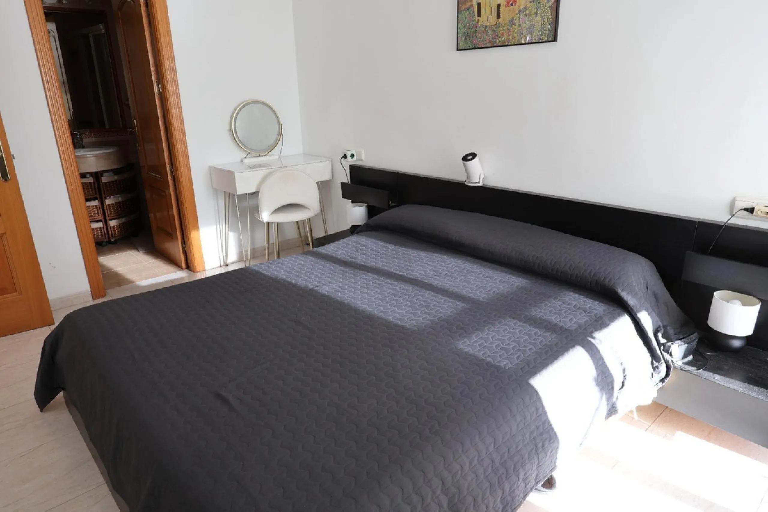 Apartment - Middle Floor Apartment в продаже в Benalmadena, Málaga. В доме 2 спален и 2 ванных комнат. Площадь дома 68 м²