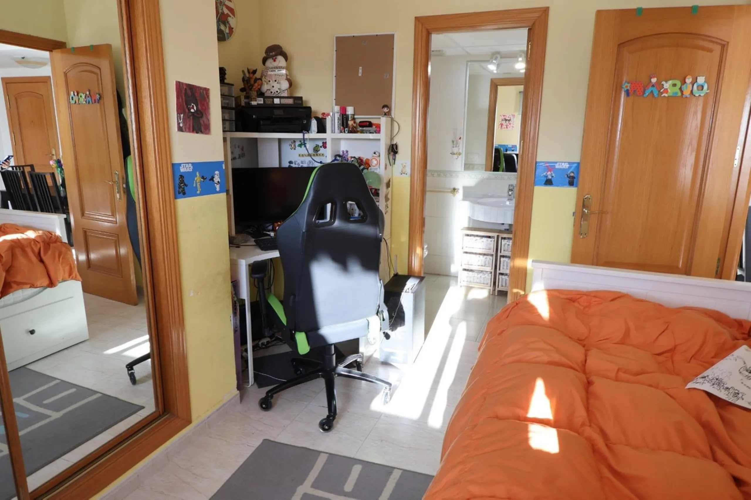 Apartment - Middle Floor Apartment в продаже в Benalmadena, Málaga. В доме 2 спален и 2 ванных комнат. Площадь дома 68 м²