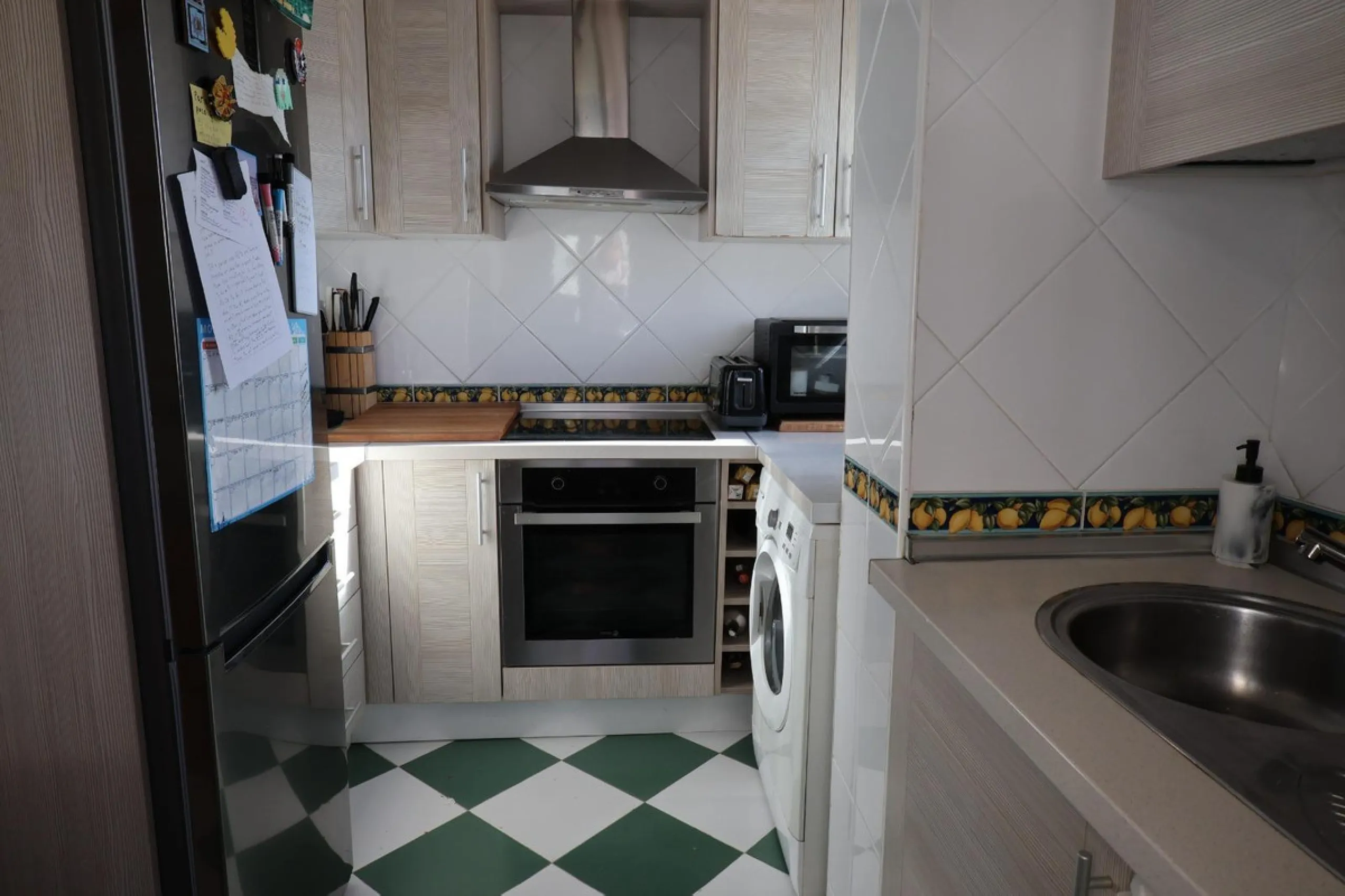 Apartment - Middle Floor Apartment в продаже в Benalmadena, Málaga. В доме 2 спален и 2 ванных комнат. Площадь дома 68 м²