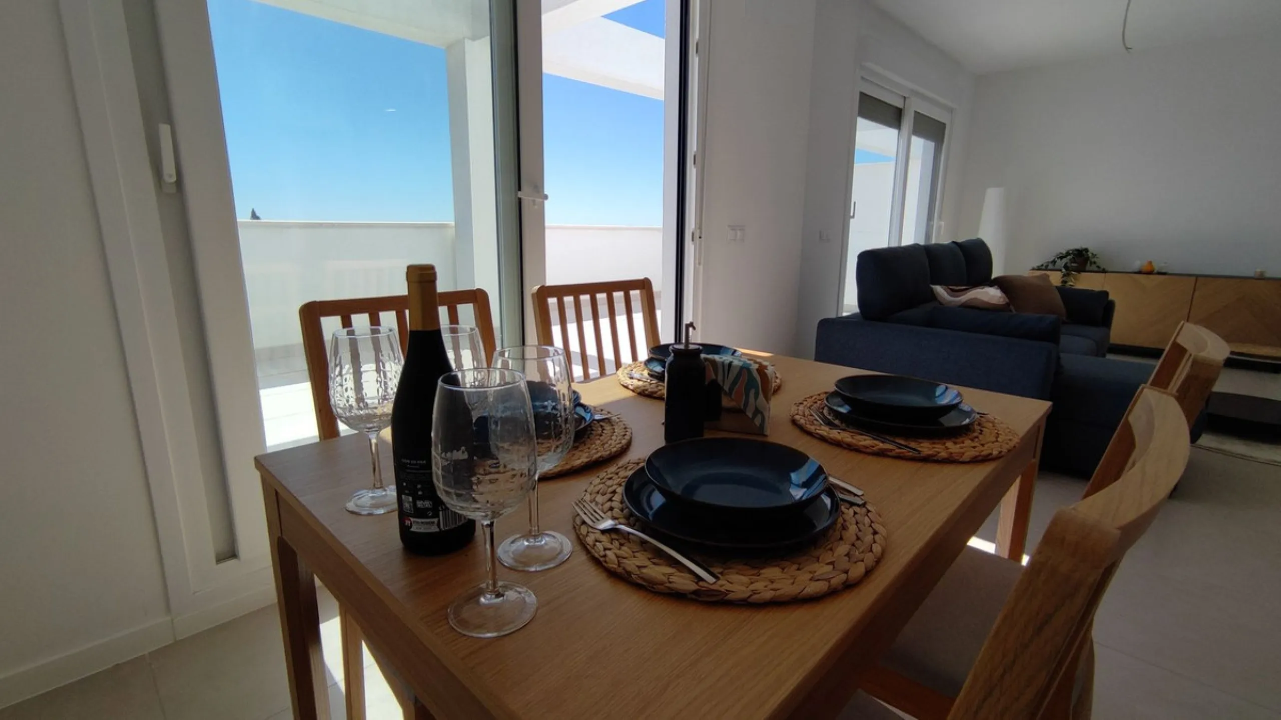 Apartment - Penthouse в продаже в Estepona, Málaga. В доме 2 спален и 2 ванных комнат. Площадь дома 92 м²