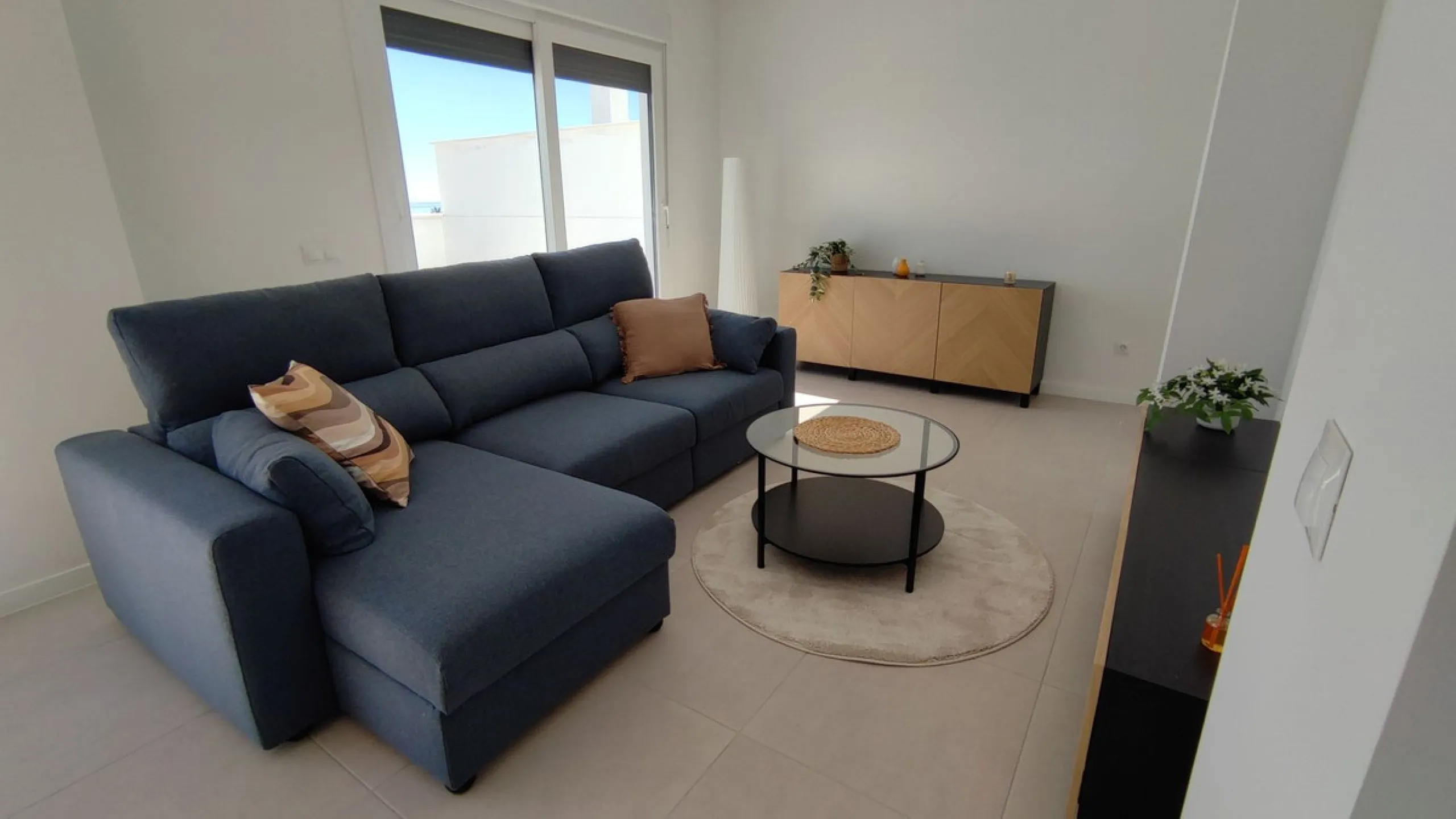Apartment - Penthouse в продаже в Estepona, Málaga. В доме 2 спален и 2 ванных комнат. Площадь дома 92 м²