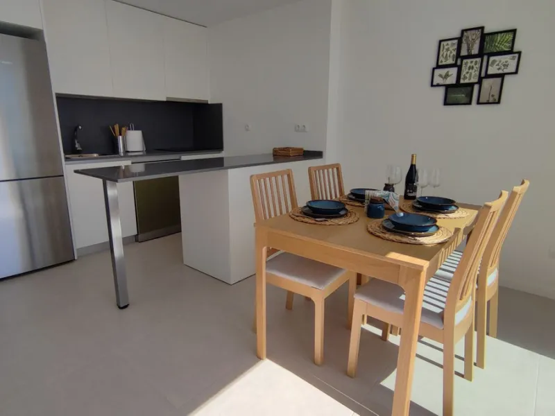 Apartment - Penthouse в продаже в Estepona, Málaga. В доме 2 спален и 2 ванных комнат. Площадь дома 92 м²