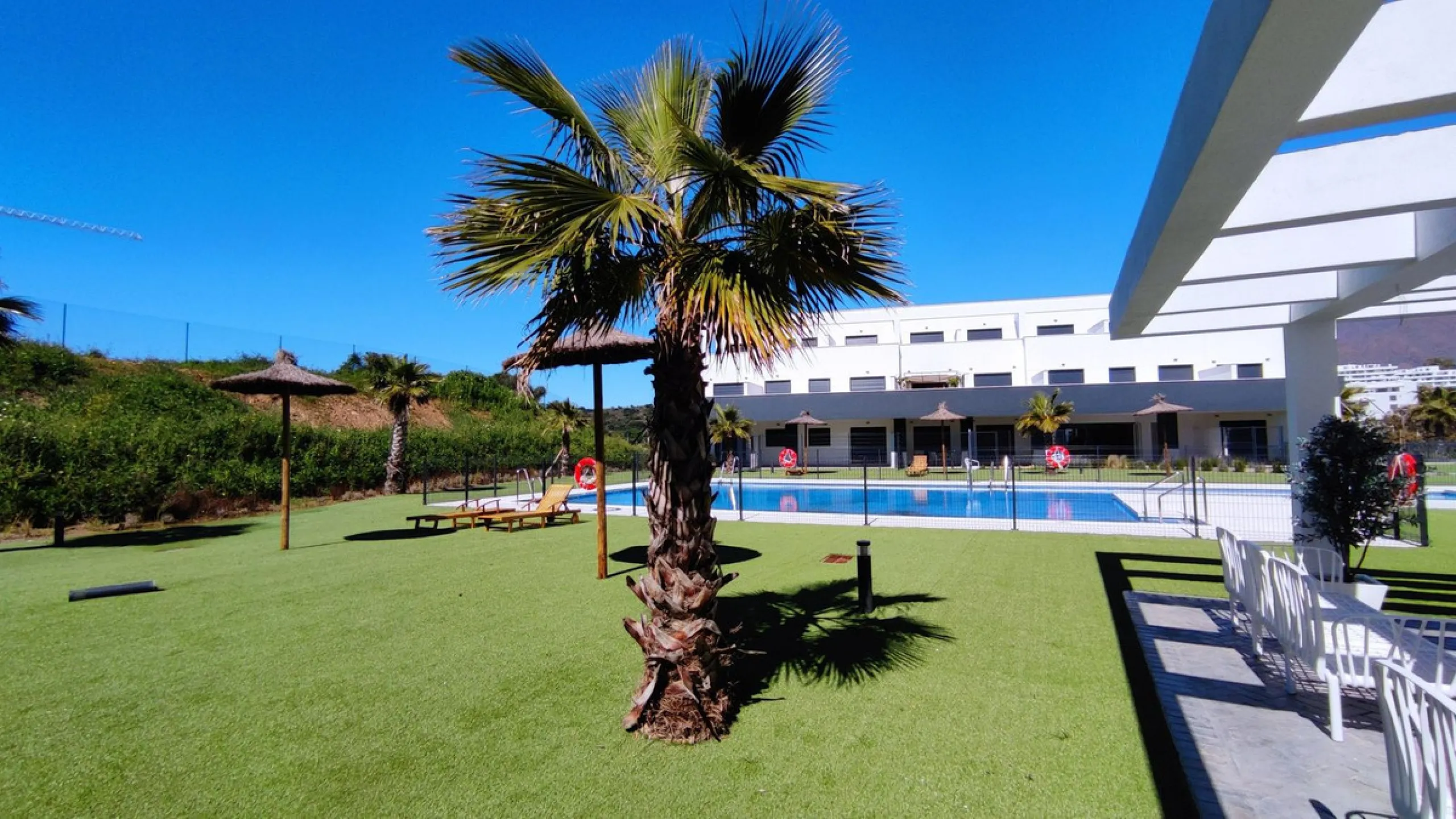 Apartment - Penthouse в продаже в Estepona, Málaga. В доме 2 спален и 2 ванных комнат. Площадь дома 92 м²