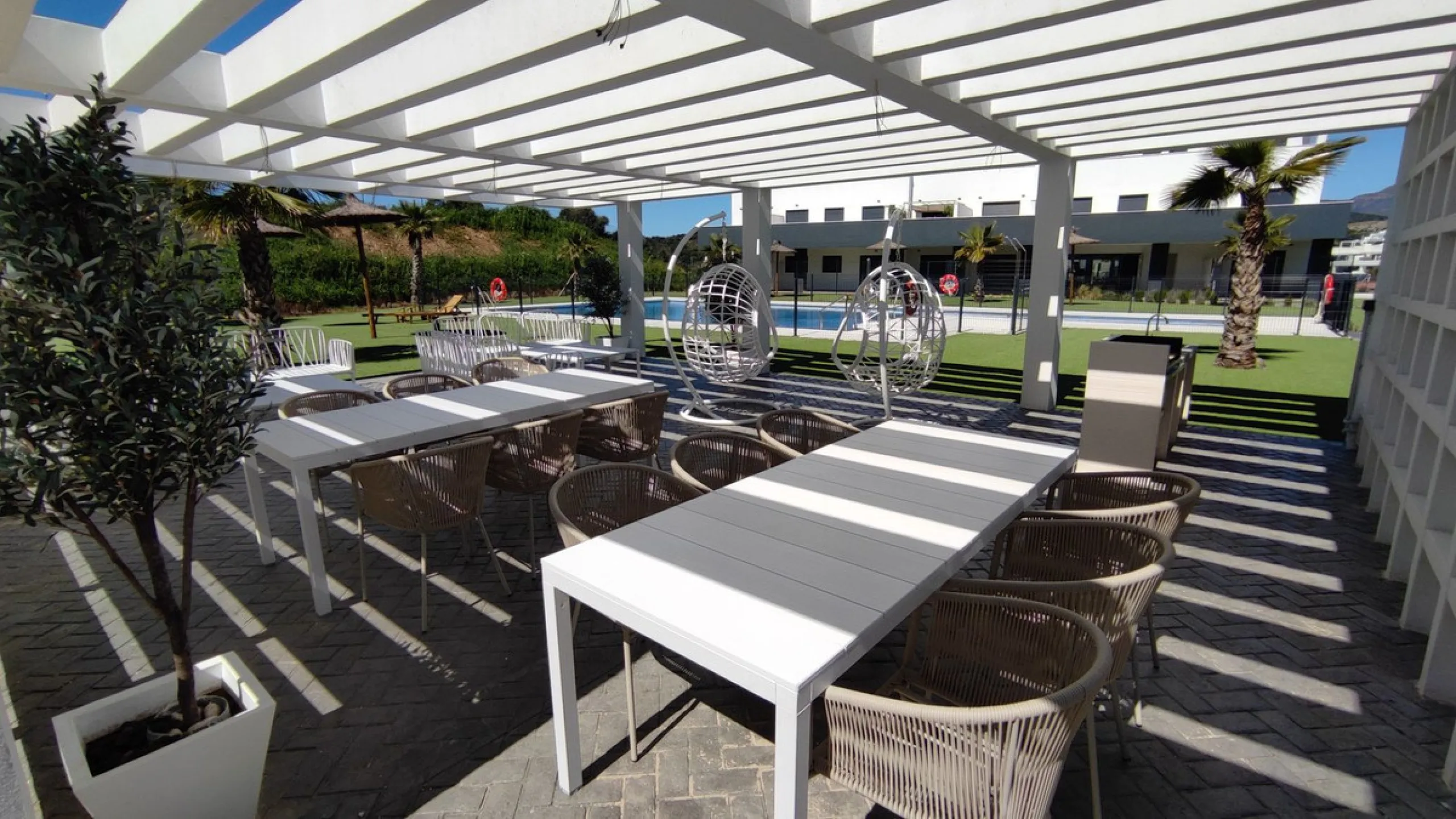 Apartment - Penthouse в продаже в Estepona, Málaga. В доме 2 спален и 2 ванных комнат. Площадь дома 92 м²