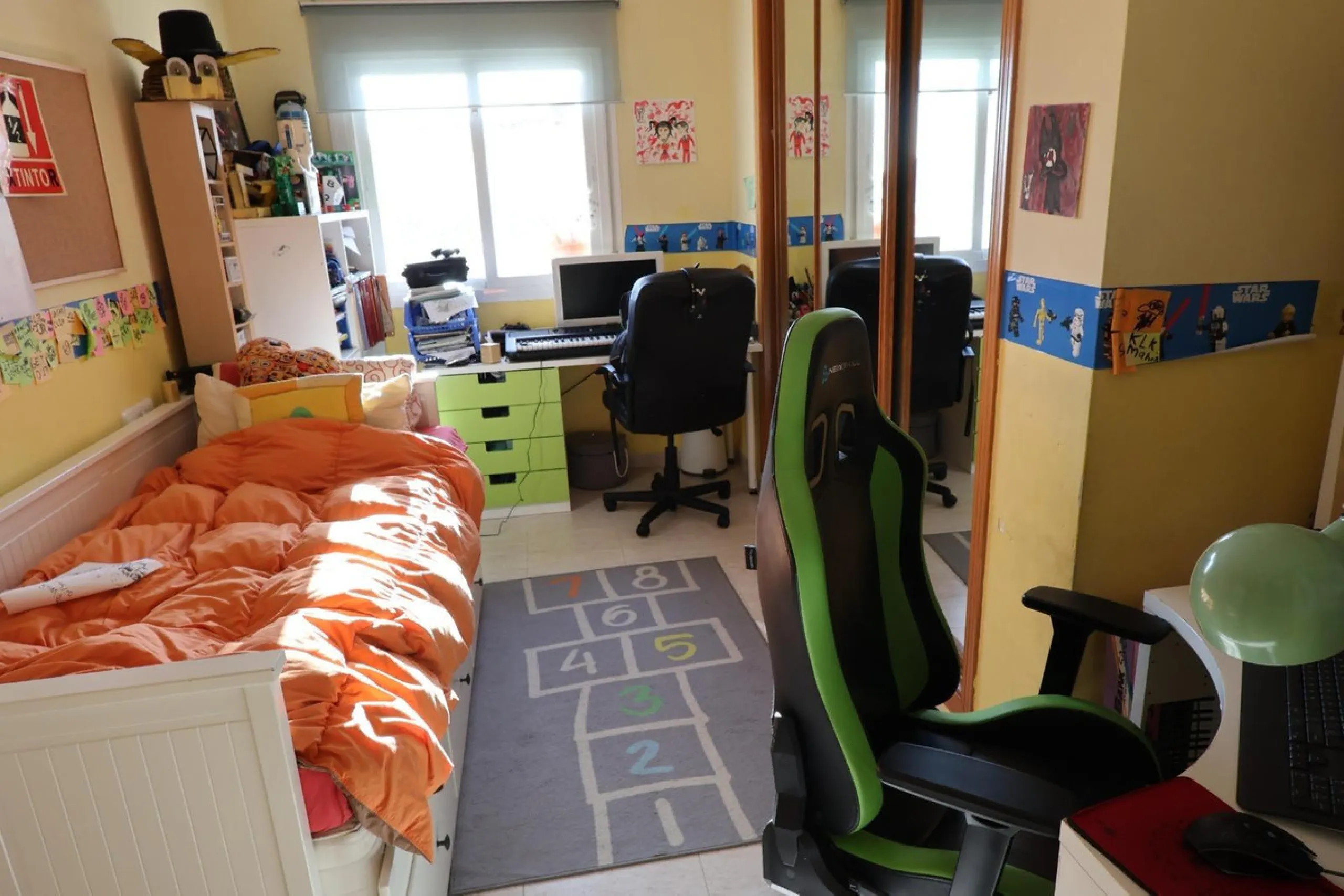 Apartment - Middle Floor Apartment в продаже в Benalmadena, Málaga. В доме 2 спален и 2 ванных комнат. Площадь дома 68 м²