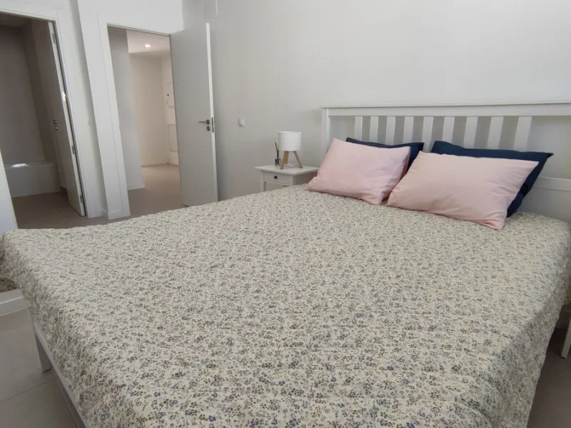 Apartment - Penthouse в продаже в Estepona, Málaga. В доме 2 спален и 2 ванных комнат. Площадь дома 92 м²