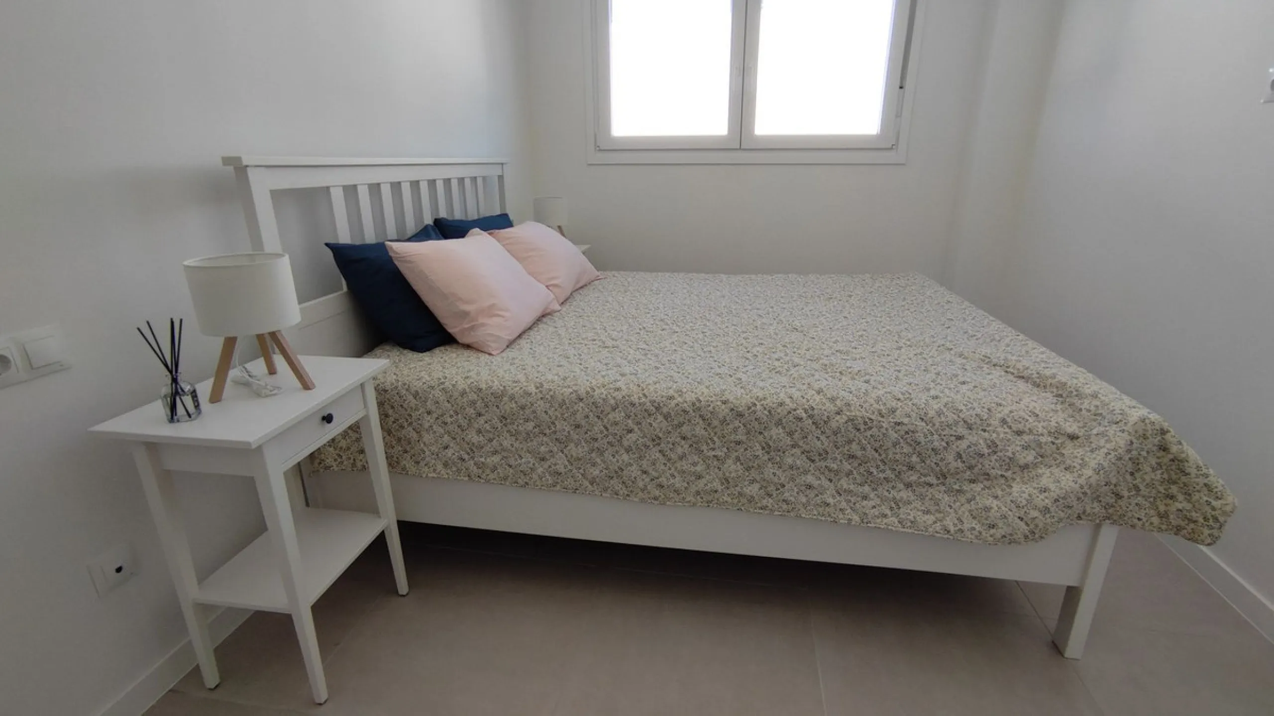 Apartment - Penthouse в продаже в Estepona, Málaga. В доме 2 спален и 2 ванных комнат. Площадь дома 92 м²
