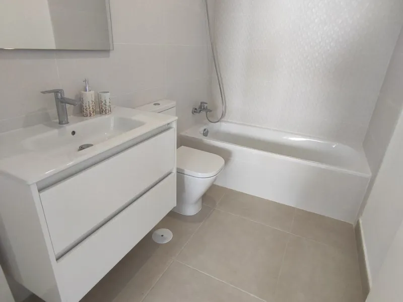 Apartment - Penthouse в продаже в Estepona, Málaga. В доме 2 спален и 2 ванных комнат. Площадь дома 92 м²